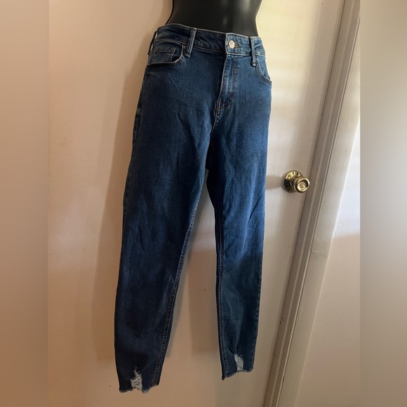 Old Navy Blue Super Skinny Jeans – Size 6, Stretch Fit with Pockets - Picture 4 of 4